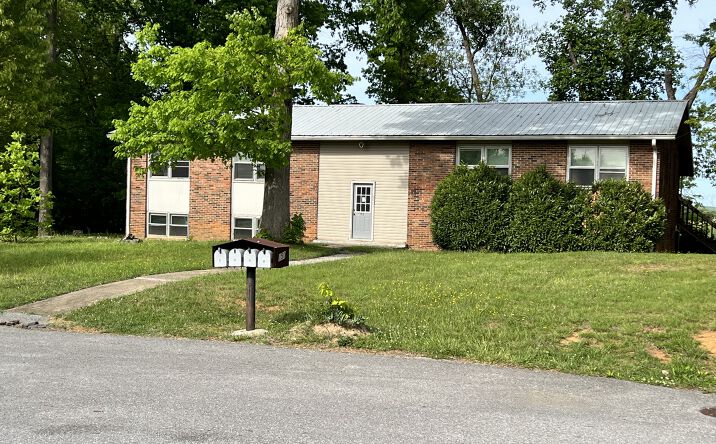 Pictures of Multifamily property located at 150 Joe Hale Drive, Johnson City, TN 37615 for sales - image #1
