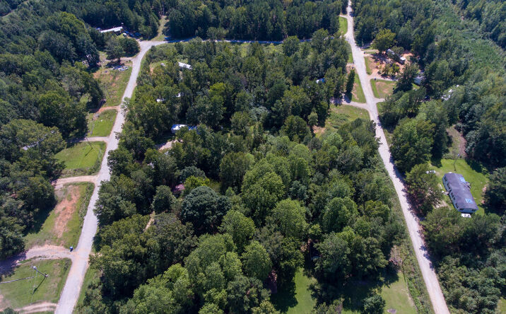 Pictures of Mobile Home Park property located at 145 Pineview Circle, Wadesboro, NC 28170 for comps - image #1