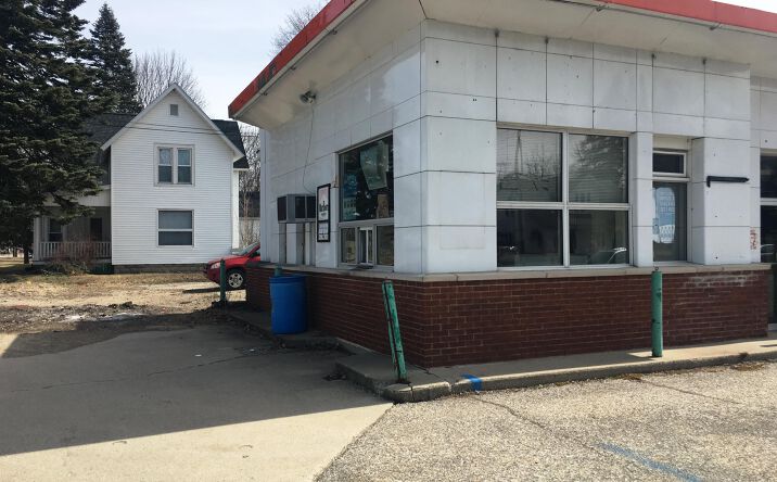 image of property at 702 S CHESTNUT ST Reed City MI 49677-1306