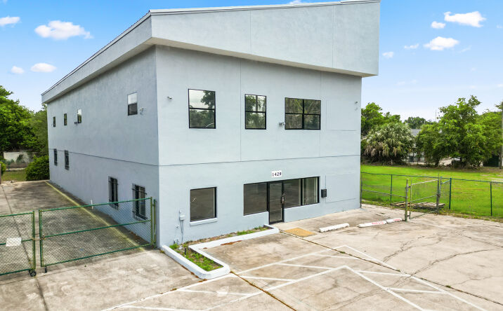 Pictures of Hospitality, Industrial, Mixed Use property located at 1429 Smith Street, Kissimmee, FL 34744 for sales - image #1