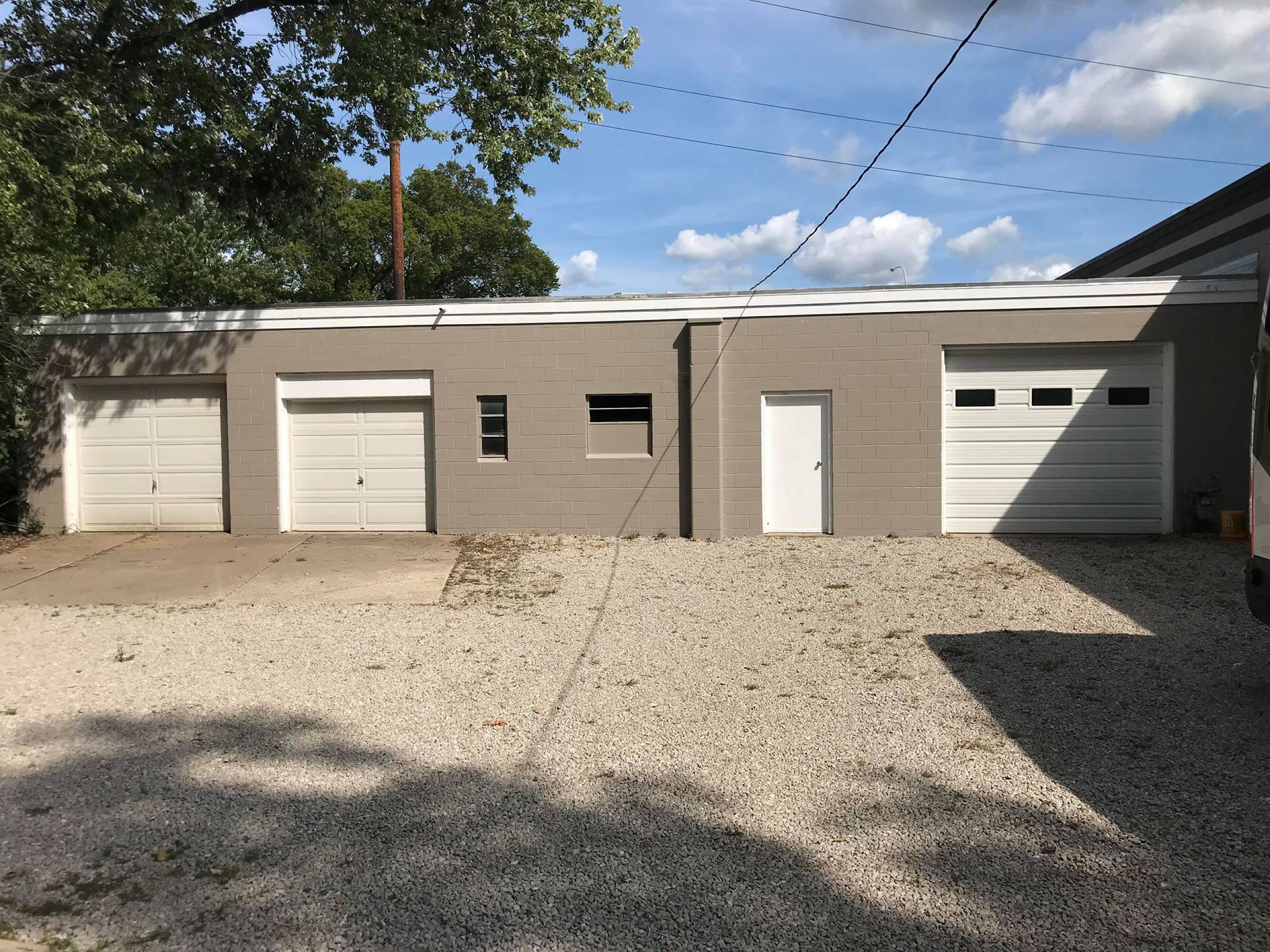 6707 N SHERIDAN RD Peoria IL 616142844 APN 1408479015