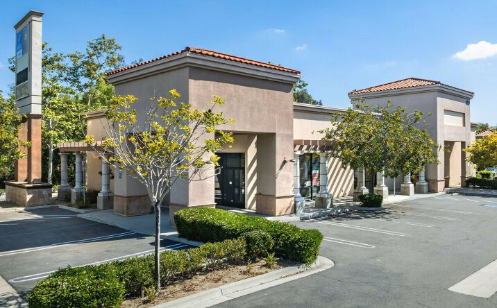Pictures of Retail property located at 640 HACIENDA DR, VISTA, CA 92081 for sales - image #1