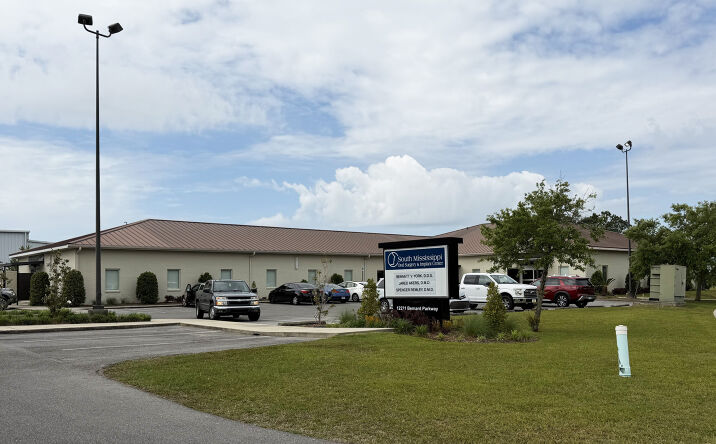 Pictures of Office property located at 12231 Bernard Pkwy, Gulfport, MS 39503 for sales - image #1