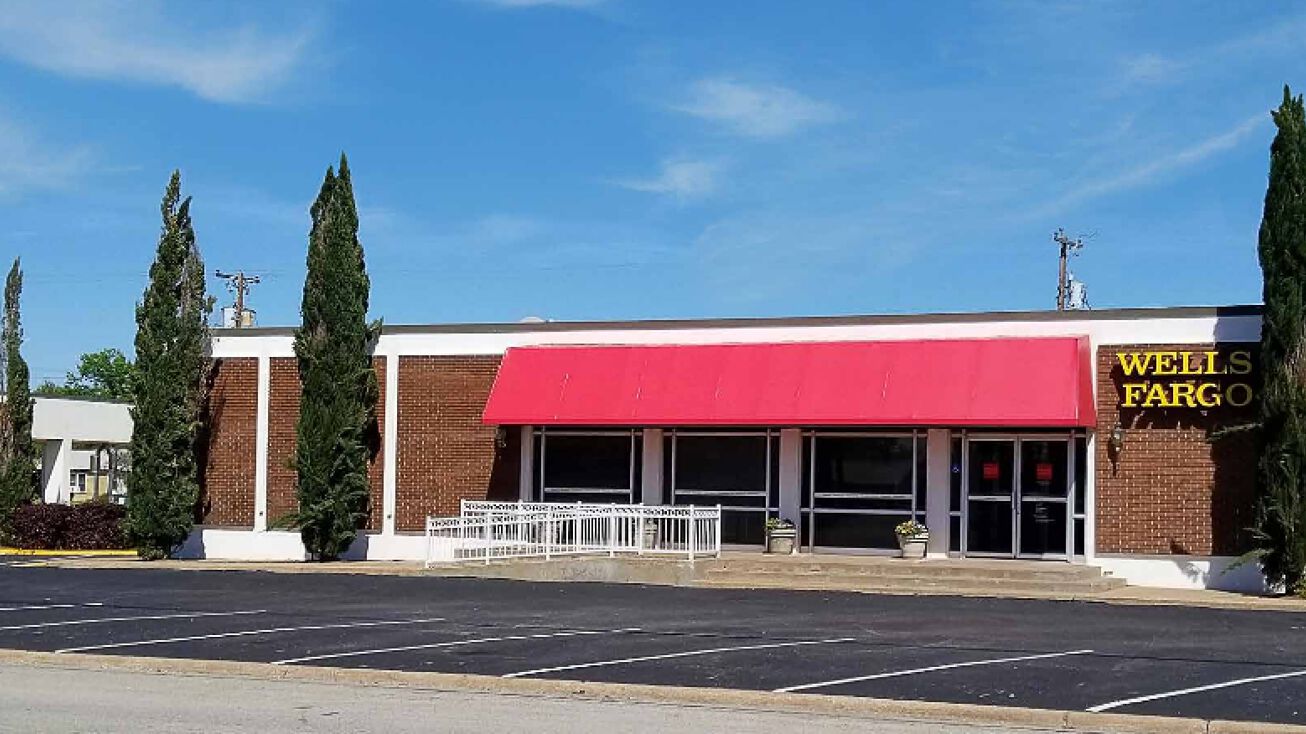 210 Bridge St, Henrietta, TX 76365