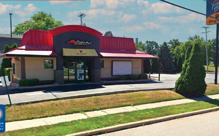 Pictures of Retail property located at 204 N Benton St, Oak Harbor, OH 43449 for sales - image #1