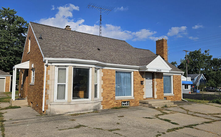 Pictures of Office, Retail property located at 2945 Division Avenue S, Grand Rapids, MI 49548 for sales - image #1