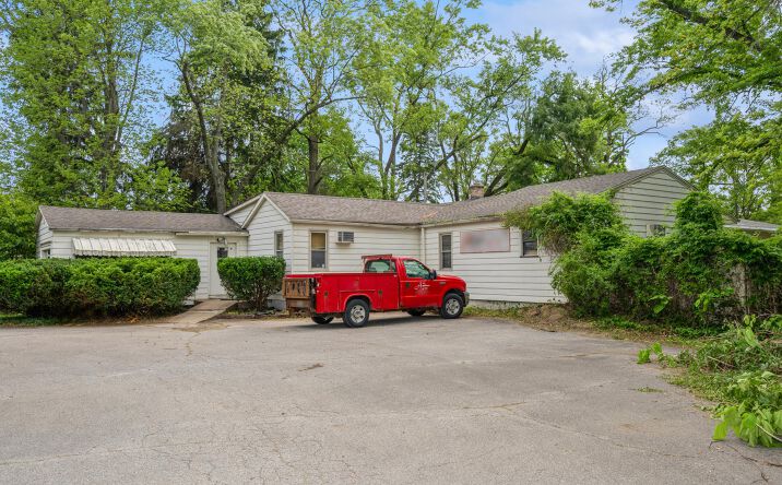 Pictures of Retail, Office, Industrial property located at 8669 RED ARROW Highway, Bridgman, MI 49106 for sales - image #1