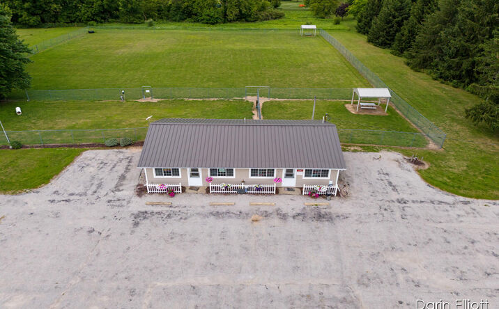 Pictures of Retail, Office, Industrial property located at 2389 N State Road, Ionia, MI 48846 for sales - image #1