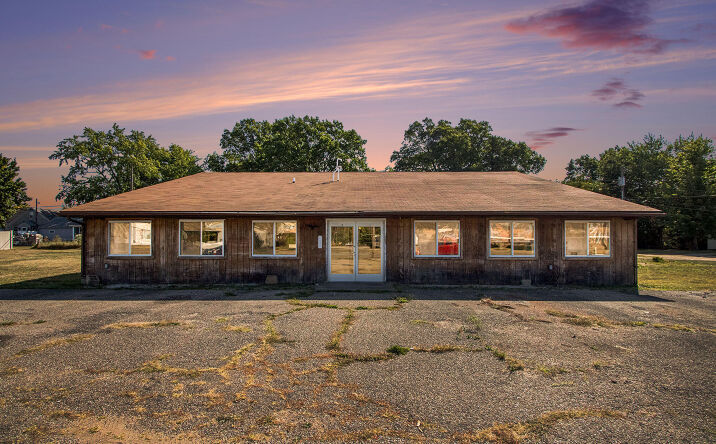 Pictures of Business for Sale, Retail property located at 2229 S 11th Street, Niles, MI 49120 for sales - image #1
