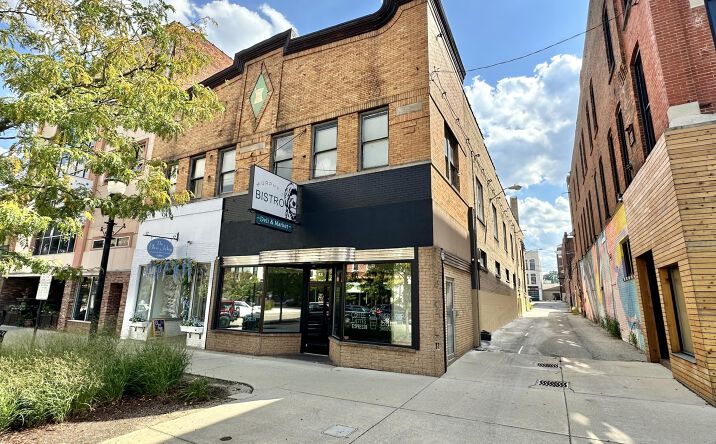 Pictures of Retail, Office property located at 143 W Michigan Avenue, Jackson, MI 49201 for sales - image #1
