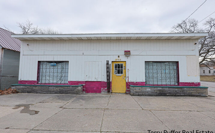 Pictures of Retail, Office, Industrial property located at 1202 Wood Street, Muskegon, MI 49442 for sales - image #1