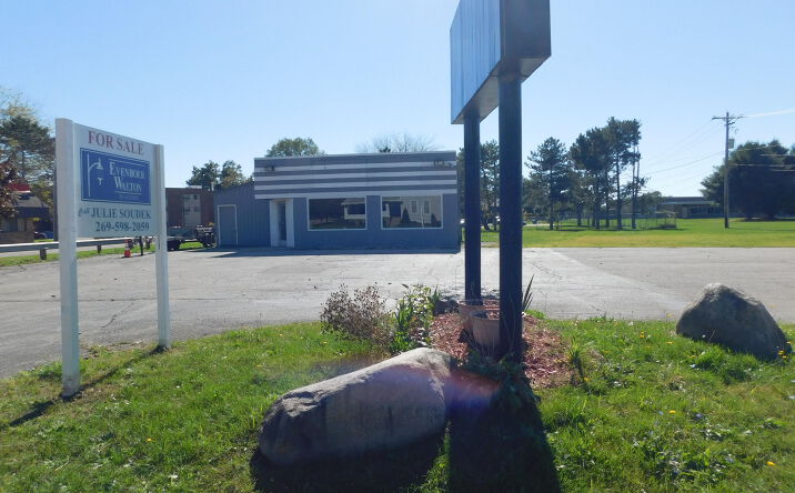 Pictures of Business for Sale, Office, Retail property located at 301 W Michigan Avenue, Paw Paw, MI 49079 for sales - image #1