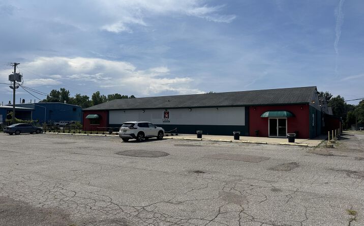 Pictures of Retail property located at 1134 S Crystal Avenue, Benton Harbor, MI 49022 for sales - image #1