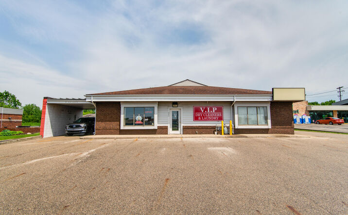 Pictures of Retail, Office, Industrial property located at 845 4 Mile Road NW, Grand Rapids, MI 49544 for sales - image #1