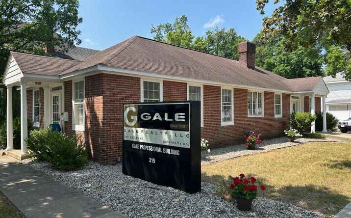 Pictures of Office property located at 215 N Kalamazoo Street, Paw Paw, MI 49079 for sales - image #1