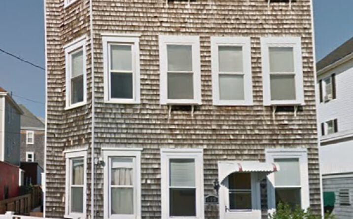 Pictures of Multifamily property located at 493 Belleville Ave, New Bedford, MA 02746 for comps - image #1
