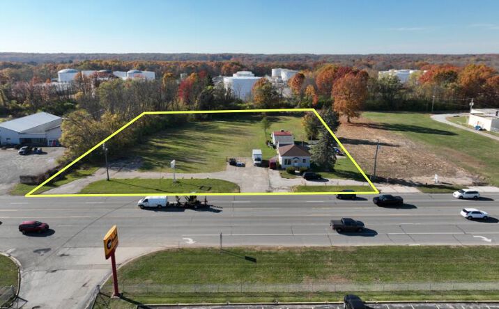 Pictures of Retail property located at 2142 S 11th Street, Niles, MI 49120 for sales - image #1