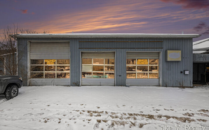 Pictures of Retail, Office, Industrial property located at 901 Riverview Drive, Kalamazoo, MI 49048 for sales - image #1