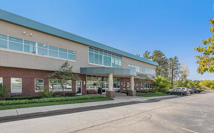 Pictures of Office property located at 3264 N Evergreen Drive NE, Grand Rapids, MI 49525 for sales - image #1