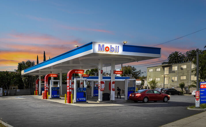 Pictures of Retail property located at 1925 CRENSHAW BLVD, LOS ANGELES, CA 90016 for sales - image #1