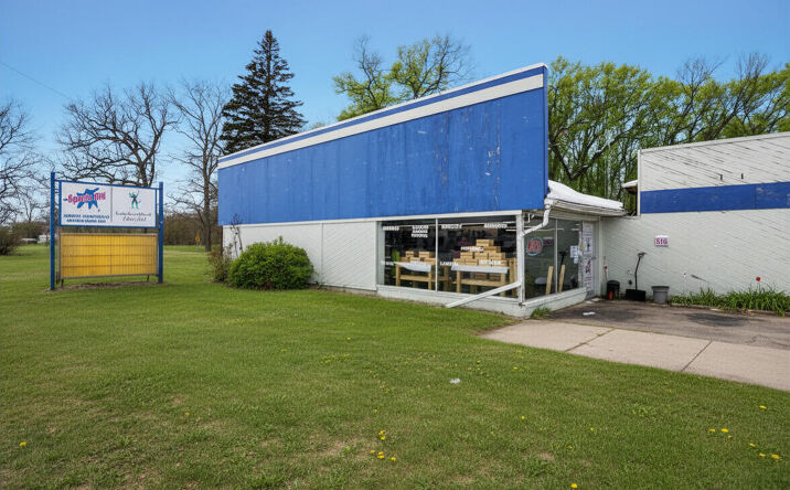 Pictures of Business for Sale, Retail, Office, Industrial property located at 316 W Parkdale Avenue, Manistee, MI 49660 for sales - image #1