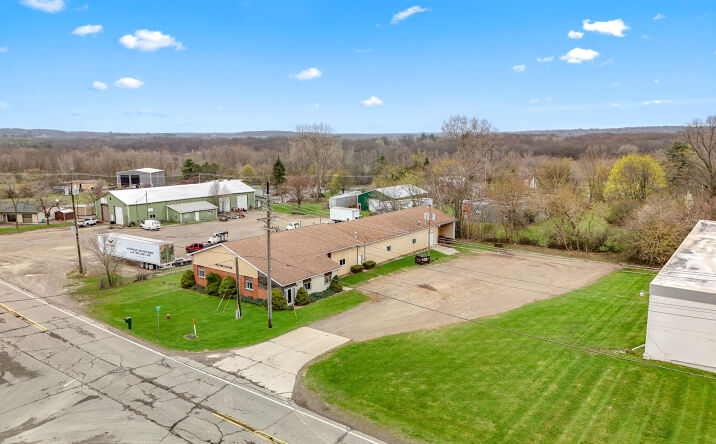 Pictures of Industrial property located at 305 Arch Avenue, Hillsdale, MI 49242 for sales - image #1