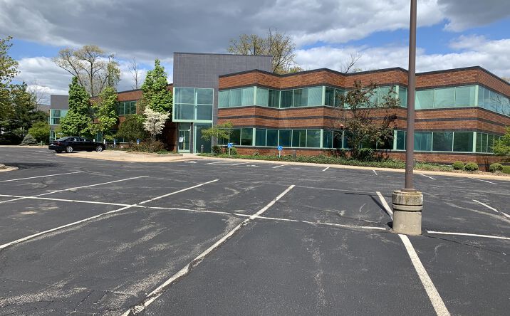 Pictures of Office property located at 5211 Cascade Road SE, Grand Rapids, MI 49546 for sales - image #1