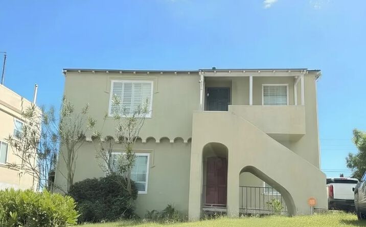 Pictures of Multifamily property located at 4450 W 59th, Los Angeles, CA 90043 for sales - image #1