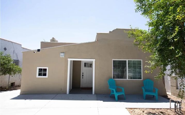 Pictures of Multifamily property located at 3922 W 28th, Los Angeles, CA 90018 for sales - image #1