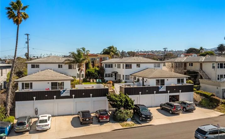 Pictures of Multifamily property located at 124 Palos Verdes Boulevard, Redondo Beach, CA 90277 for sales - image #1