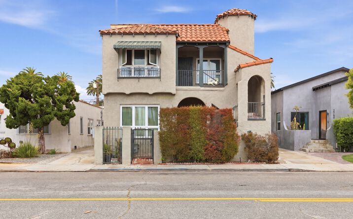 Pictures of Multifamily property located at 2744 S Redondo Boulevard, Los Angeles, CA 90016 for sales - image #1