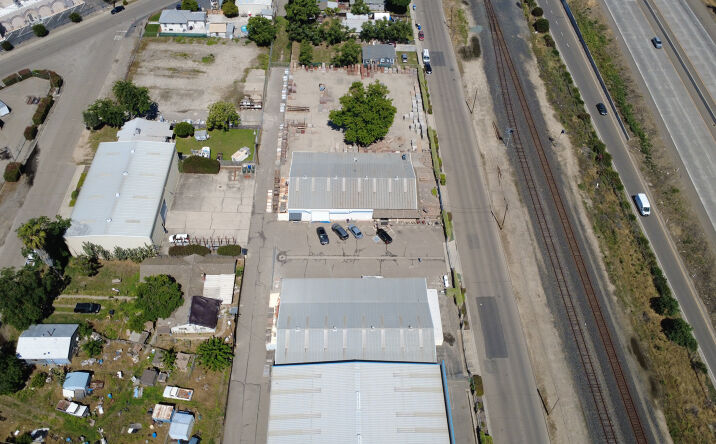 Pictures of Industrial property located at 3115 RAILROAD AVE, CERES, CA 95307-3622 for sales - image #1