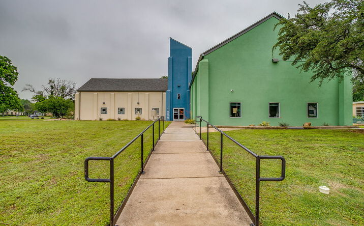 Pictures of Office property located at 1000 Bonnie Brae Avenue, Fort Worth, TX 76111 for sales - image #1