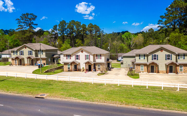 Pictures of Multifamily property located at 2101 Suffolk Way, Longview, TX 75601 for sales - image #1