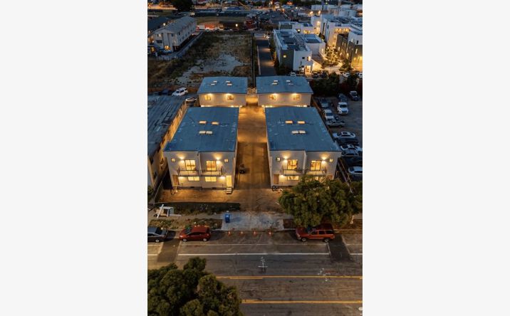 Pictures of Multifamily property located at 906 Lakme Avenue, Los Angeles, CA 90744 for sales - image #1