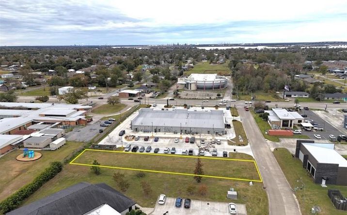 Pictures of Land property located at 3723 Nelson Road, Lake Charles, LA 70605 for sales - image #1