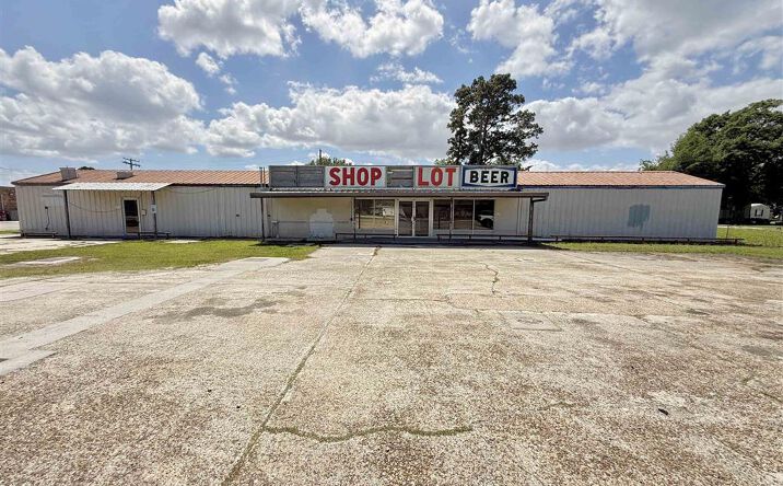 Pictures of Retail, Office, Land property located at 309 Calcasieu Ave Avenue, Lake Arthur, LA 70549 for sales - image #1