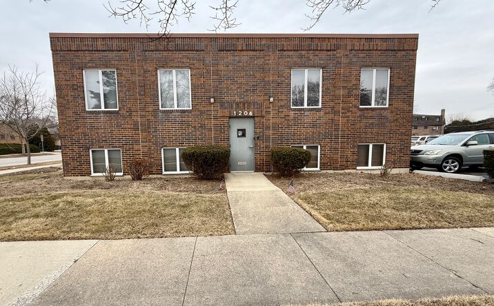 Pictures of Office property located at 1204 E Central Road, Arlington Heights, IL 60005 for sales - image #1