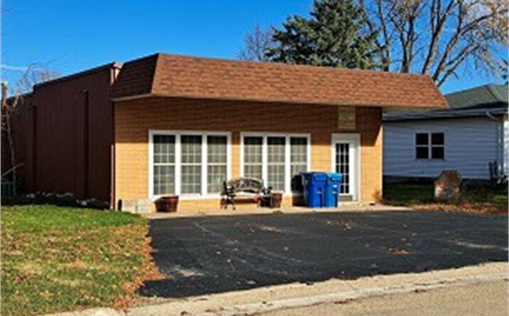 Pictures of Retail, Office, Special Purpose property located at 308 4th Avenue, Cascade, IA 52033 for sales - image #1