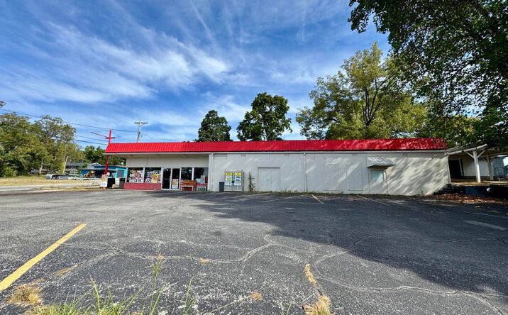 Pictures of Special Purpose property located at 804 Saint Louis Street, West Plains, MO 65775 for sales - image #1