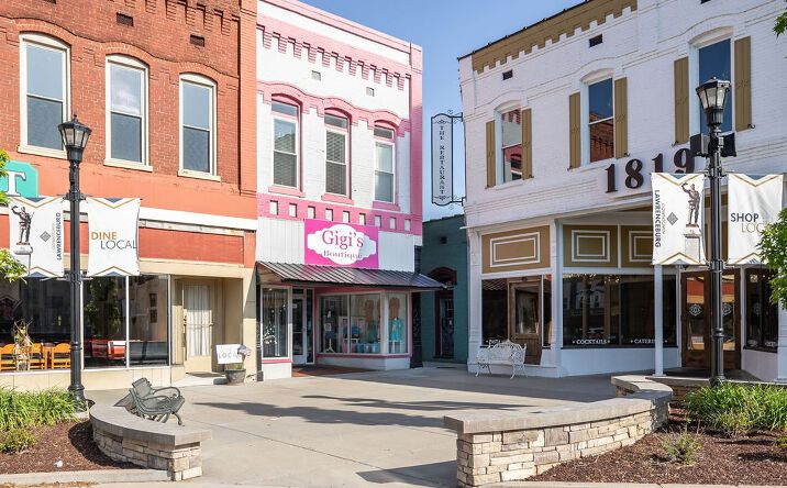 Pictures of Retail property located at 42 Public Sq, Lawrenceburg, TN 38464 for sales - image #1