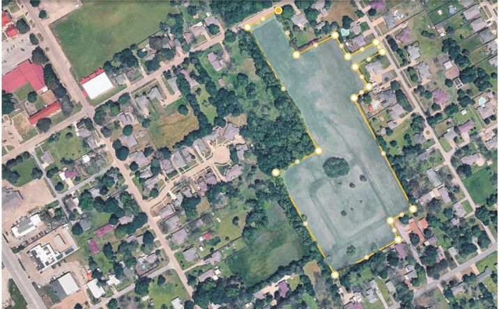 Pictures of Land property located at 900 S ELM ST, ENNIS, TX 75119-6017 for sales - image #1