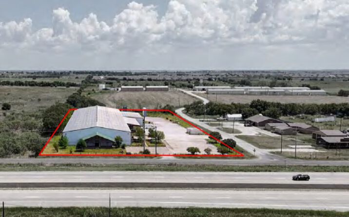 Pictures of Industrial property located at 1850 N STEMMONS ST, SANGER, TX 76266-8730 for sales - image #1
