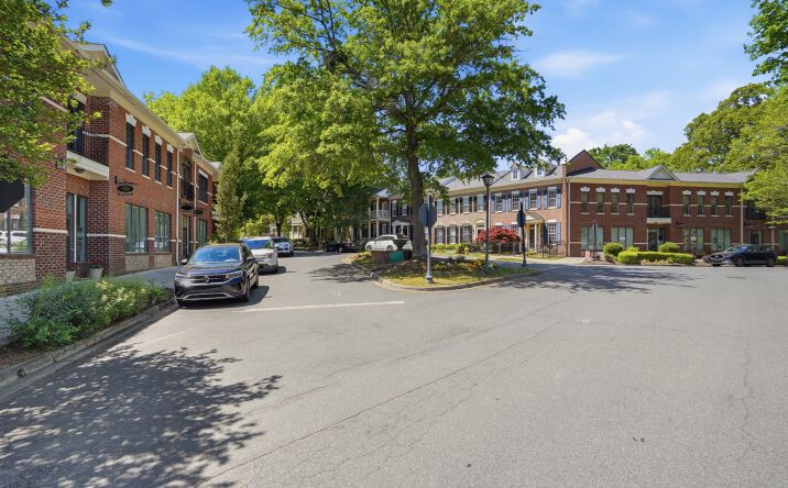 Pictures of Office property located at 228 Caldwell Lane, Davidson, NC 28036, 122 Saint Albans Lane, Davidson, NC 28036 for sales - image #1