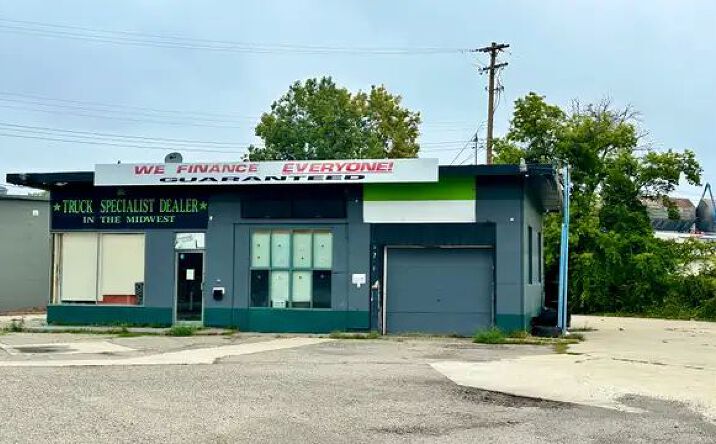 Pictures of Retail, Mixed Use property located at 2937 S Martin Luther King Jr Blvd, Lansing, MI 48910 for sales - image #1