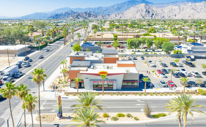 Pictures of Retail property located at 42455 WASHINGTON ST, PALM DESERT, CA 92211-8803 for sales - image #1