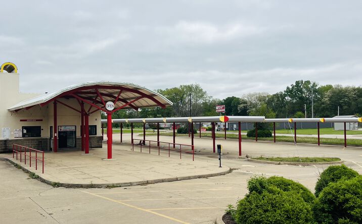 Pictures of Retail property located at 245 FARMDALE RD, EAST PEORIA, IL 61611 for sales - image #1