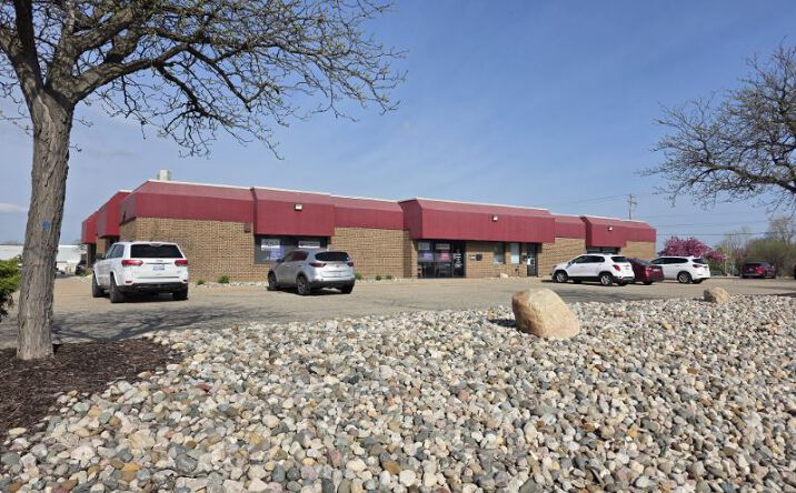 Pictures of Office property located at 5700 Executive Drive, Lansing, MI 48911 for sales - image #1