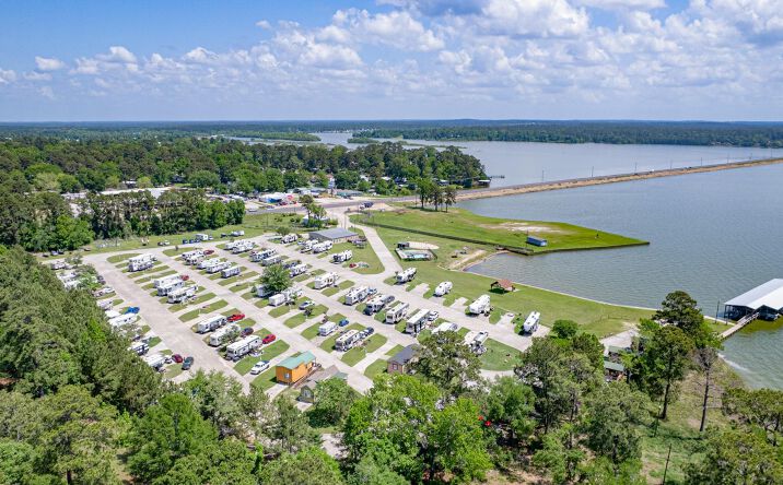 Pictures of Multifamily property located at 168 Butler, Onalaska, TX 77360 for sales - image #1
