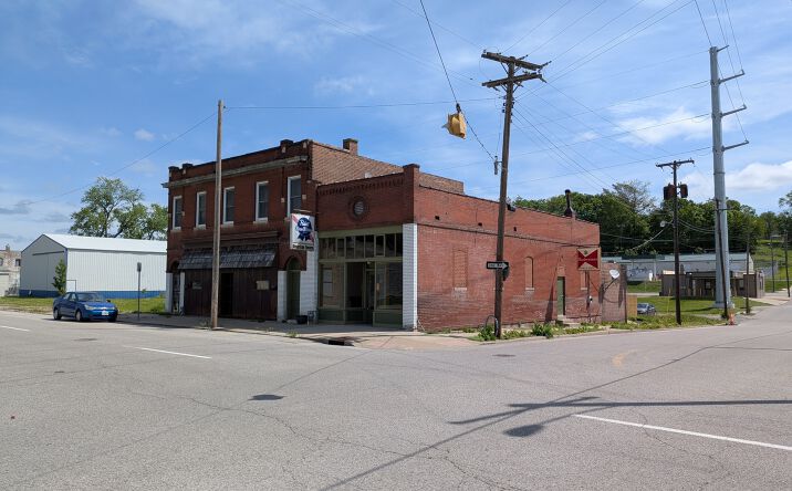 Pictures of Retail, Office property located at 1001 North 3rd Street, Saint Joseph, MO 64501 for sales - image #1